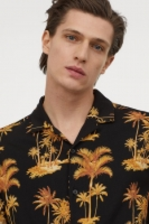 Patterned resort shirt 9.99 €