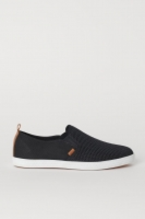 Slip-on trainers 16.00 €