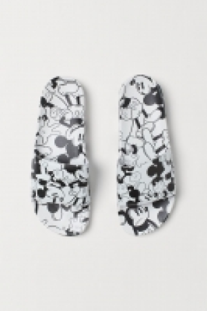 Pool shoes 9.99 €