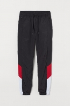 HM  Nylon joggers