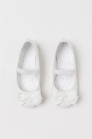 Shimmering ballet pumps 4.99 €