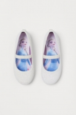 Glittery ballet pumps 7.99 €