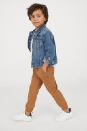 Cotton twill chinos 9.99 €