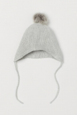 Knitted hat 2.99 €