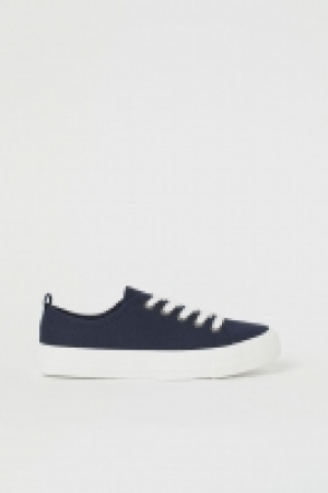Canvas trainers 9.99 €