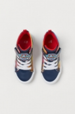 Hi-top trainers 12.99 €