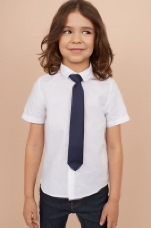 Shirt with a tie/bow tie 7.99 €