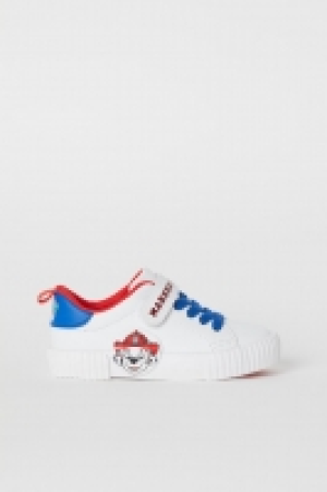 HM  Trainers with motifs