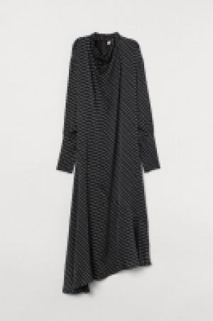 Dress with a draped collar 29.99 €