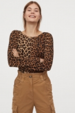 Top with a low-cut back 5.99 €