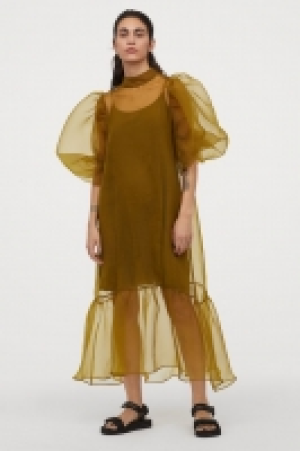 Balloon-sleeved organza dress 34.99 €