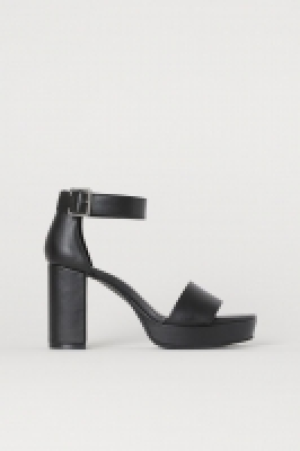 Platform sandals 19.99 €