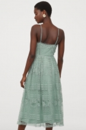 Calf-length lace dress 49.99 €