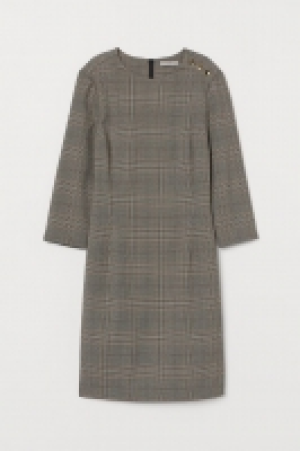 Fitted dress 17.99 €