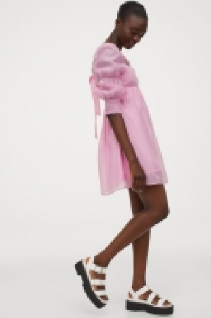 Puff-sleeved dress 7.99 €