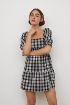 Seersucker dress 7.99 €