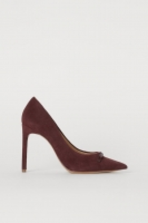 Suede court shoes 24.99 €