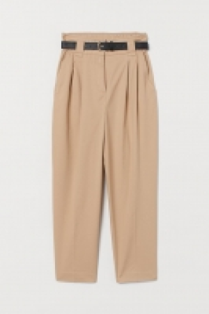 Belted ankle-length trousers 17.99 €