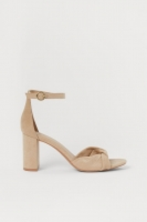 Sandals 19.99 €