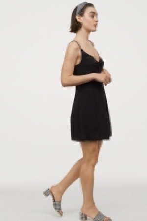 Tie-detail dress 5.99 €
