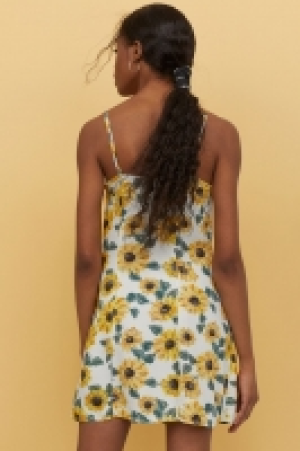 Tie-detail dress 7.99 €