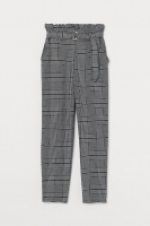 HM  Belted ankle-length trousers