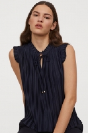 Pleated top 9.99 €
