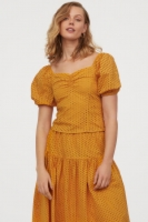 Broderie anglaise blouse 7.99 €