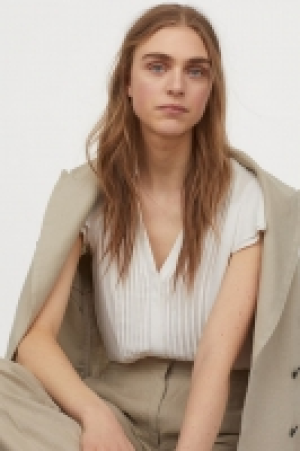 Pin-tuck blouse 12.99 €