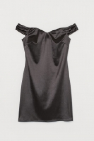 Short off-the-shoulder dress 12.99 €