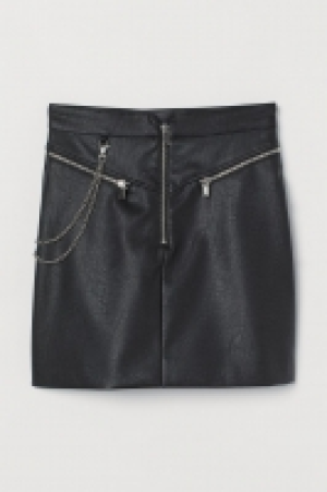 HM  Skirt with a metal chain