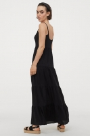 Crêpe maxi dress 9.99 €