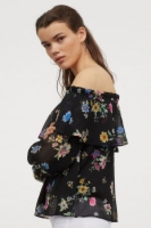 Off-the-shoulder blouse 5.99 €