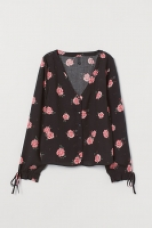 Blouse with buttons 5.99 €
