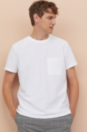 Jacquard-knit T-shirt 7.00 €