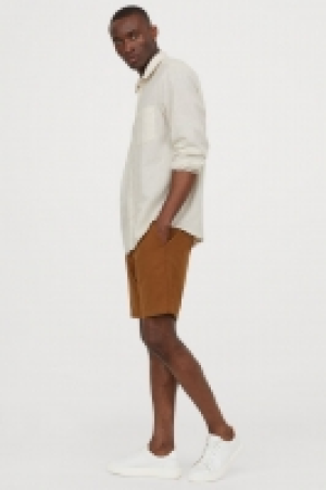 Chino shorts 9.99 €