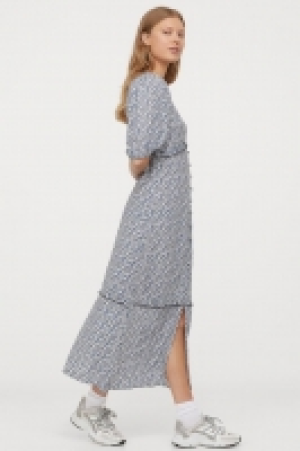 Puff-sleeved dress 25.00 €