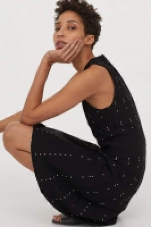 Knitted dress 18.00 €