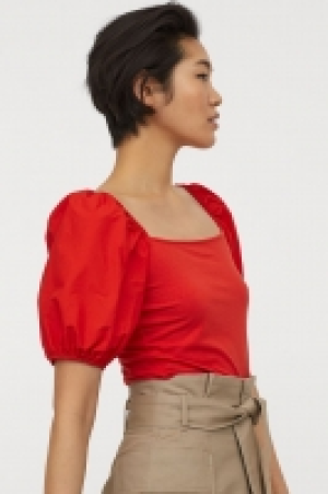 Puff-sleeved top 5.00 €