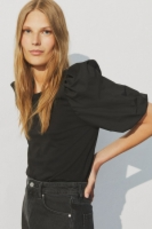Balloon-sleeved top 5.00 €