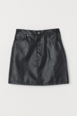 Imitation leather skirt 8.00 €