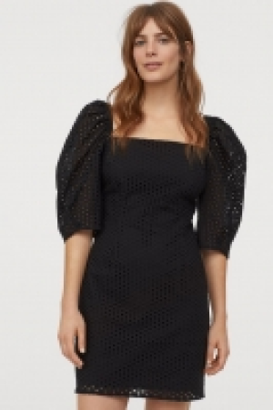 Broderie anglaise dress 17.00 €
