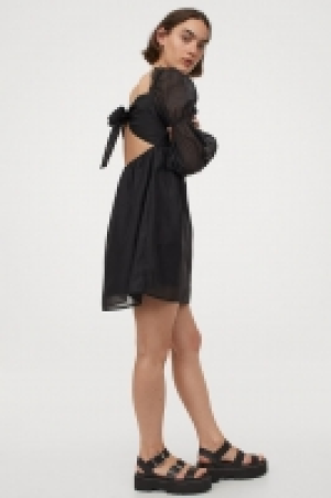Puff-sleeved dress 17.00 €