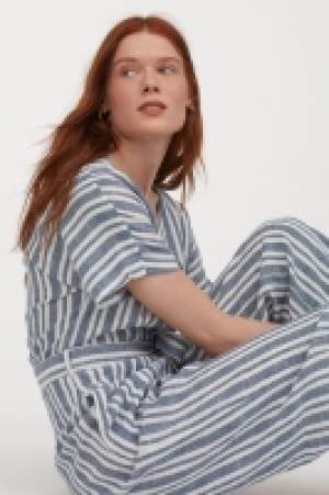 Linen-blend jumpsuit 9.00 €