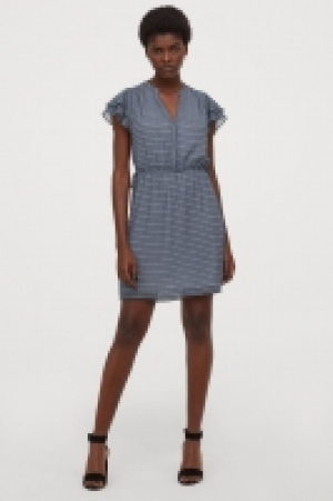 V-neck dress 6.00 €