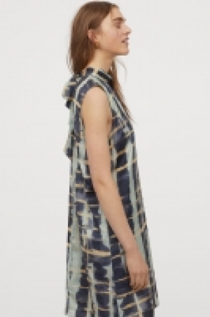 Satin dress 13.00 €