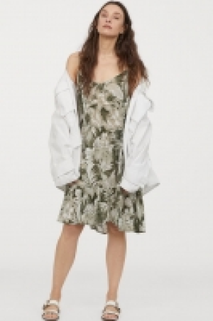 Tie-detail dress 9.00 €
