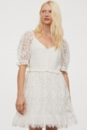 Short lace dress 25.00 €