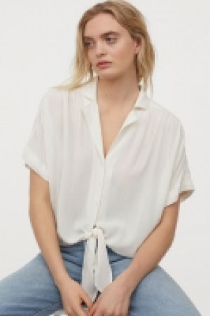 Tie-hem blouse 5.00 €