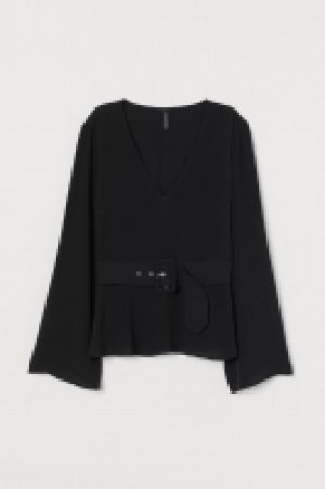 Belted blouse 7.00 €